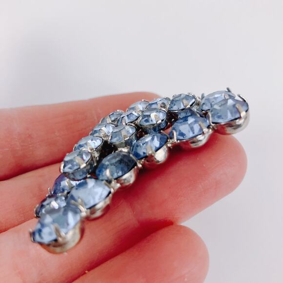 VTG 40s Powder Blue Prong Set Rhinestone Crescent Brooch, MCM Pin 1950s - 1960s - Picture 2 of 7